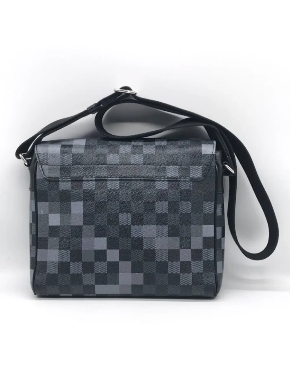 Louis Vuitton Damier Graphite Picreasing le District PM Shoulder Bag Price